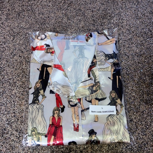 Taylor Swift Other - Taylor Swift pajamas
